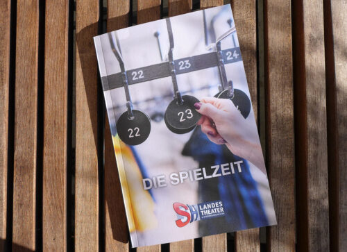 Spielzeitheft Titel Grafikdesign Kiel grafikdesigner grafiker 7